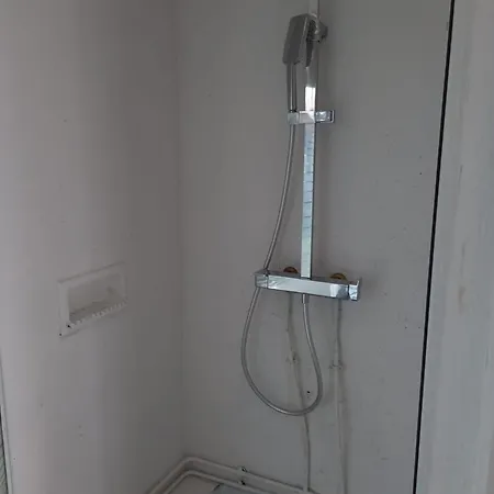 Appartement Pavillon Sur Cour 2 étage Avec Escalier Colimaçon 5 Mn Paris